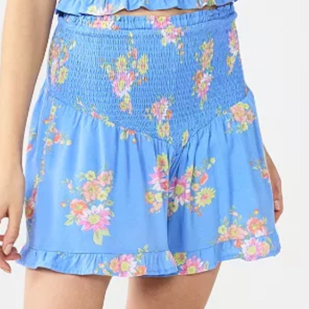 NWT High Waisted Smocked Pull On Shorts - Picture 1 of 4